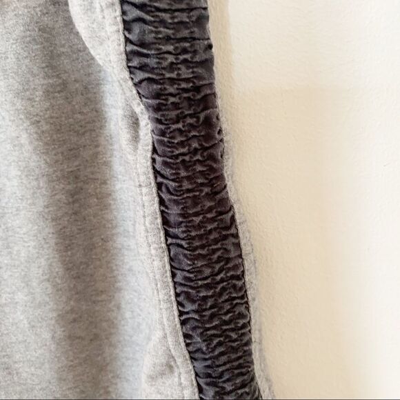 Lululemon Pranotthana Crop Capri Double Waistband Stretch Shorts - Picture 6 of 7